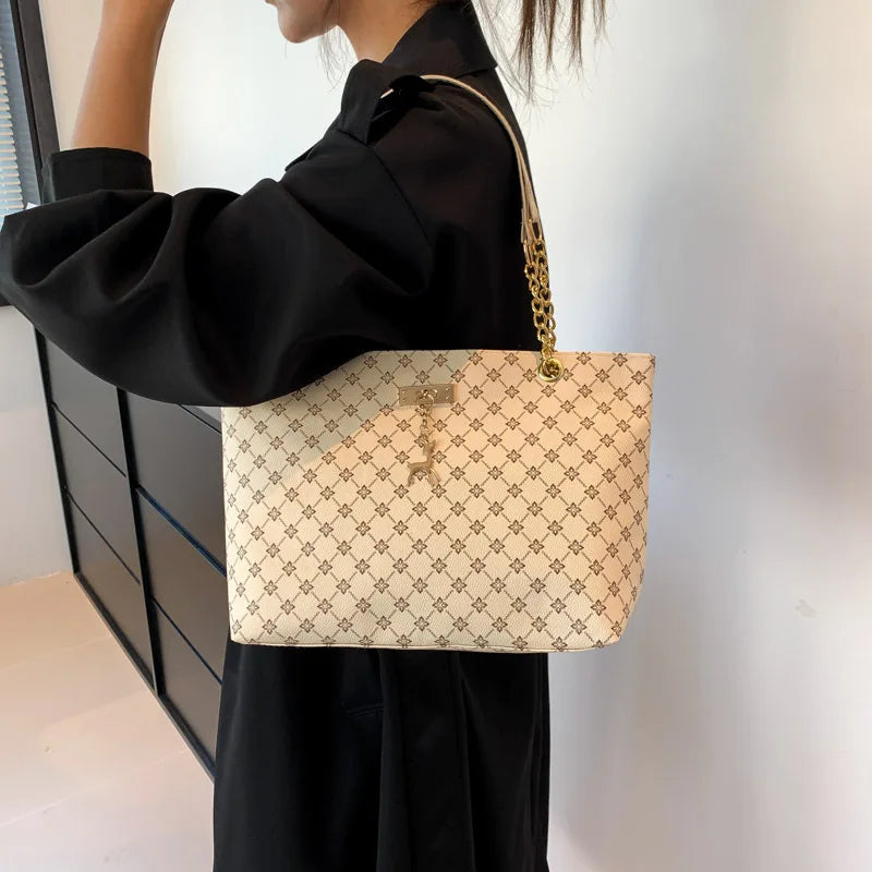 ChicCharm Tote